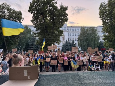 Дніпряни вчетверте зібралися на протест проти закону щодо НАБУ та САП