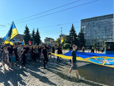 У Вінниці відбулася молебень та мирна хода у пам'ять про загиблих розвідників України У Вінниці відбулася молебень та мирна хода у пам'ять про загиблих розвідників України