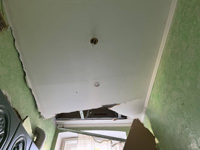 Пошкоджені будинки та знеструмлення в громаді: наслідки обстрілу Козятина на Вінниччині 28 серпня Пошкоджені будинки та знеструмлення в громаді: наслідки обстрілу Козятина на Вінниччині 28 серпня