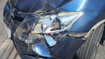 На перехресті у Кропивницькому внаслідок аварії перекинувся фургон: що відомо На перехресті у Кропивницькому внаслідок аварії перекинувся фургон: що відомо