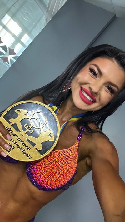 Чемпіонка України із бодібілдингу розповіла, як тримає форму та готується до наступних змагань Чемпіонка України із бодібілдингу розповіла, як тримає форму та готується до наступних змагань
