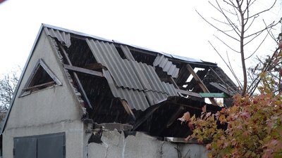 "Сидиш і чекаєш, коли приб’є". Що місцеві розповіли про життя у прифронтовому Демуриному, яке РФ атакує дронами "Сидиш і чекаєш, коли приб’є". Що місцеві розповіли про життя у прифронтовому Демуриному, яке РФ атакує дронами