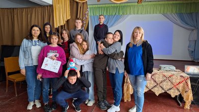 "Навчаємо жити тут і зараз": у Миколаєві працює Центр психічного здоров'я "Кажи" "Навчаємо жити тут і зараз": у Миколаєві працює Центр психічного здоров'я "Кажи"