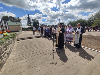 Алея Слави в Луках: на Житомирщині вшанували пам’ять шести загиблих Героїв Алея Слави в Луках: на Житомирщині вшанували пам’ять шести загиблих Героїв