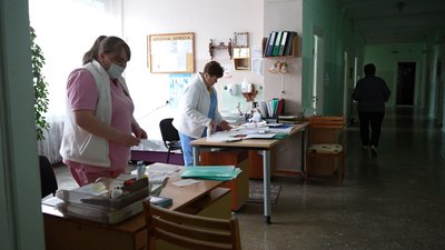 Після укусу кліща люди проходять лікування у Хмельницькій інфекційній лікарні, квітень 2026 року