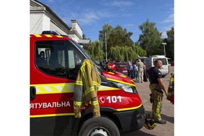 Атака армії РФ 30 липня: на Житомирщині зафіксували влучання, є постраждалі, пошкоджені будинки Атака армії РФ 30 липня: на Житомирщині зафіксували влучання, є постраждалі, пошкоджені будинки
