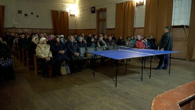 Жителі Оленівки скликали збори села Жителі Оленівки скликали збори села