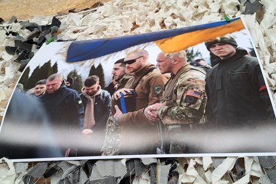 «Це горе проходить через тебе». У Дніпрі відкрили виставку світлин Сергія Дівєєва «Миті війни» «Це горе проходить через тебе». У Дніпрі відкрили виставку світлин Сергія Дівєєва «Миті війни»