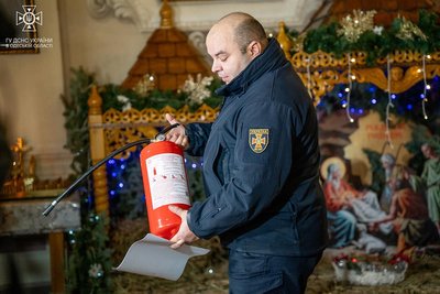 Перевірка храму перед Різдвом Перевірка храму перед Різдвом