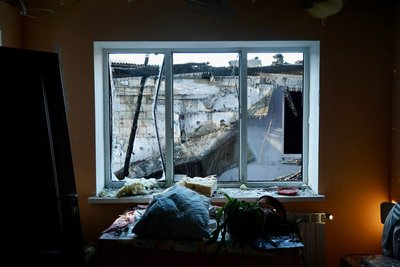 "Дідька лисого нас Путін налякає ". На Київщині "шахед" влучив у подвір’я літніх людей "Дідька лисого нас Путін налякає ". На Київщині "шахед" влучив у подвір’я літніх людей