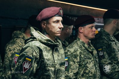 Головнокомандувач ЗСУ Олександр Сирський нагородив десантників житомирської 95-ї бригади Головнокомандувач ЗСУ Олександр Сирський нагородив десантників житомирської 95-ї бригади