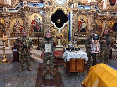Загинули на Донеччині: у Полтаві попрощалися з двома полеглими бійцями Загинули на Донеччині: у Полтаві попрощалися з двома полеглими бійцями