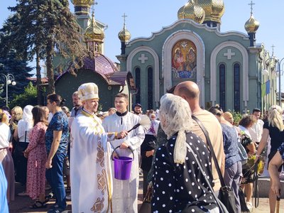 "Принесла кошик із медом та яблуками": як у Черкасах святкували Преображення Господнє "Принесла кошик із медом та яблуками": як у Черкасах святкували Преображення Господнє