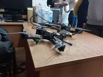 Дрони Дрони
