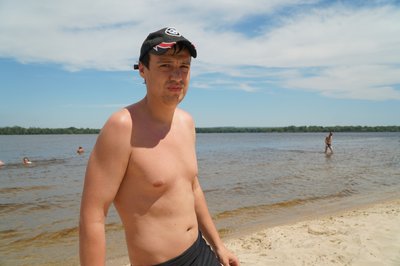 У Дніпрі попри заборону у розпалі пляжний сезон: чи є покарання за купання У Дніпрі попри заборону у розпалі пляжний сезон: чи є покарання за купання