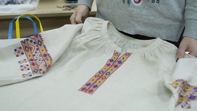 Діляться досвідом та емоціями: клуб вишивальниць у Вінниці об'єднав понад 40 жінок Діляться досвідом та емоціями: клуб вишивальниць у Вінниці об'єднав понад 40 жінок