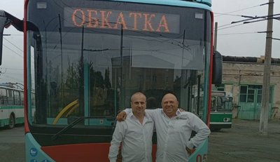 "Найважливіше — любити те, що робиш, і працювати для людей": хмельницький водій тролейбуса про свою роботу "Найважливіше — любити те, що робиш, і працювати для людей": хмельницький водій тролейбуса про свою роботу