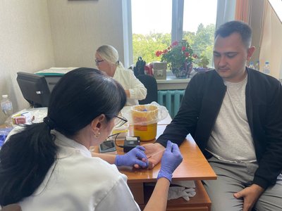 "Хлопці докладають свої сили, а ми даємо свою кров":с "Хлопці докладають свої сили, а ми даємо свою кров":с