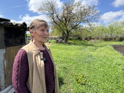 "Корова – годувальниця": як у селі Іванівка на Донеччині родина відновила будинки та тримає худобу "Корова – годувальниця": як у селі Іванівка на Донеччині родина відновила будинки та тримає худобу