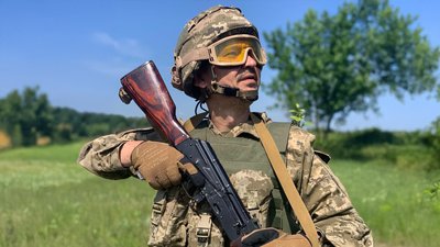 "Золотий фонд театру": на фронті загинув актор Чернігівського драмтеатру Петро Великий "Золотий фонд театру": на фронті загинув актор Чернігівського драмтеатру Петро Великий