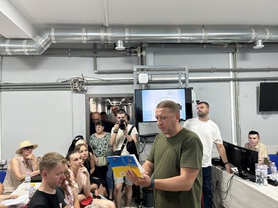 Об’єднання медзакладів у Кременчуці: що чекає на медперсонал лікарні "Придніпровська" Об’єднання медзакладів у Кременчуці: що чекає на медперсонал лікарні "Придніпровська"