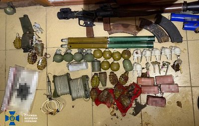 На Черкащині депутата сільради підозрюють у зберіганні зброї на території школи На Черкащині депутата сільради підозрюють у зберіганні зброї на території школи