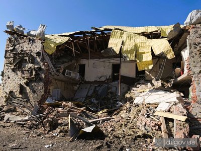 Росія зруйнувала гуртожитки у Дергачах, в яких жили переселенці з Донбасу Росія зруйнувала гуртожитки у Дергачах, в яких жили переселенці з Донбасу