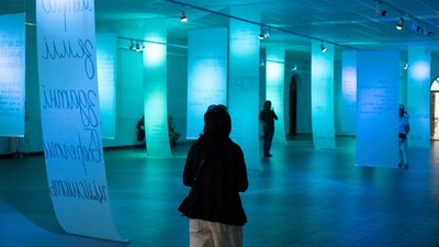Після евакуації — через VR, музику та фотографію: як мистецькі резиденції зберігають пам'ять громад Донеччини Після евакуації — через VR, музику та фотографію: як мистецькі резиденції зберігають пам'ять громад Донеччини