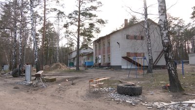 СБУ повідомили про підозру командиру РФ, який у селі Ягідне на Чернігівщині дозволив ув'язнити 369 людей у підвалі школи СБУ повідомили про підозру командиру РФ, який у селі Ягідне на Чернігівщині дозволив ув'язнити 369 людей у підвалі школи