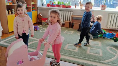 Дитсадки в Луцьку працюватимуть за новим графіком. Що це означає для батьків і вихователів Дитсадки в Луцьку працюватимуть за новим графіком. Що це означає для батьків і вихователів