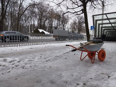 У Полтаві зафіксували найсильнішу ожеледицю за останні 16 років У Полтаві зафіксували найсильнішу ожеледицю за останні 16 років