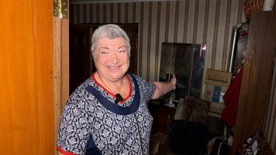 “Лишилися удвох”. Історія сусідок, які виживають у розбитій обстрілами багатоповерхівці на Донеччині “Лишилися удвох”. Історія сусідок, які виживають у розбитій обстрілами багатоповерхівці на Донеччині