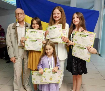 Вокальний гурток і професія: як склалася доля і кар'єра випускників студії естрадної пісні у Житомирі Вокальний гурток і професія: як склалася доля і кар'єра випускників студії естрадної пісні у Житомирі