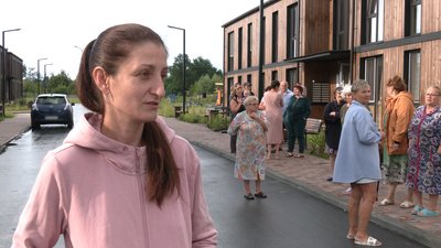 По пів дня без електрики, в спеці та з протікаючими трубами: як живуть люди у модульному містечку на Дрозда у Чернігові По пів дня без електрики, в спеці та з протікаючими трубами: як живуть люди у модульному містечку на Дрозда у Чернігові