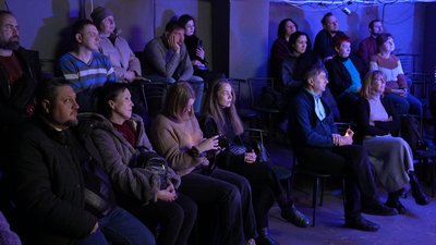 "Одноденний герой". У Херсоні відбулась прем'єра моновистави за п'єсою військового Володимира Туки "Одноденний герой". У Херсоні відбулась прем'єра моновистави за п'єсою військового Володимира Туки