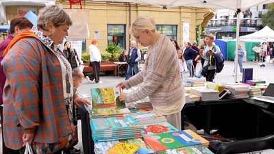 «Підтримати українську книгу»: у Житомирі стартував книжковий форум «Відсіч. Право на гідність» «Підтримати українську книгу»: у Житомирі стартував книжковий форум «Відсіч. Право на гідність»