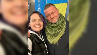 Шемаг для Залужного, хустки для гурту "ДахаБраха": кропивничанин понад чотири роки займається вибійкою Шемаг для Залужного, хустки для гурту "ДахаБраха": кропивничанин понад чотири роки займається вибійкою