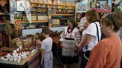 На Вінниччині для родин захисників провели екскурсію у садибі "Подільська родина"