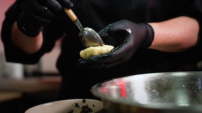 "Кулінарний спадок": як на Рівненщині відроджують староволинську страву — волоханики "Кулінарний спадок": як на Рівненщині відроджують староволинську страву — волоханики