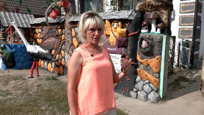Ананаси на яблуні та глечик, із якого витікають незабудки: як свій дім на "казку" перетворила жителька Чернігівщини