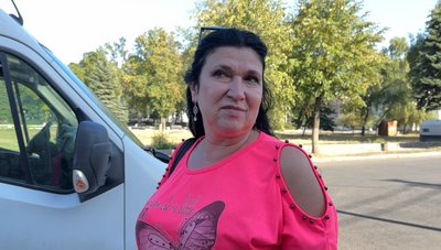 "Коні запряжені, раптом що — будемо тікати". Як живе прифронтовий Покровськ: репортаж