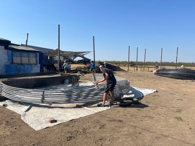 Без зручностей і електрики, зате – ближче до дому. Як живуть внутрішні переселенці на Херсонщині Без зручностей і електрики, зате – ближче до дому. Як живуть внутрішні переселенці на Херсонщині