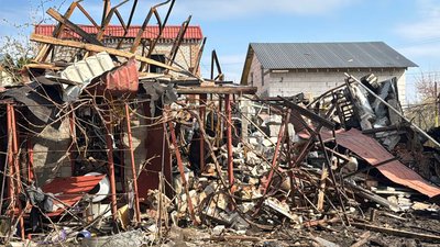 Врятувати вдалося тільки двох собак. Що розповідають очевидці про дронову атаку на Кривий Ріг у ніч проти 5 квітня Врятувати вдалося тільки двох собак. Що розповідають очевидці про дронову атаку на Кривий Ріг у ніч проти 5 квітня