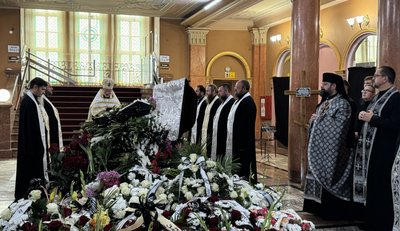 В Ужгороді попрощалися із народним художником України Володимиром Микитою В Ужгороді попрощалися із народним художником України Володимиром Микитою