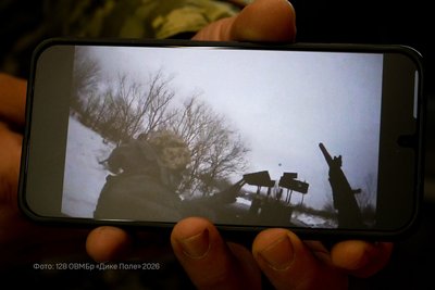 Має цілу колекцію відео, де дрони РФ атакують його бліндаж або автівку. Історія бійця 128 бригади "Дике поле" Владислава Має цілу колекцію відео, де дрони РФ атакують його бліндаж або автівку. Історія бійця 128 бригади "Дике поле" Владислава