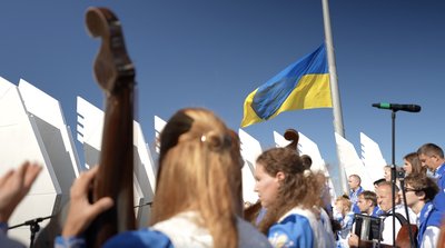 Під звуки серцебиття у "Серці України": на Черкащині підняли державний стяг