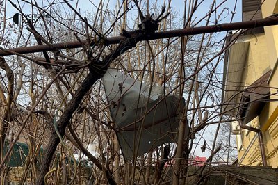 Стовп диму, пошкоджений будинок та вибиті вікна: фото наслідків атаки на Одесу 10 березня Стовп диму, пошкоджений будинок та вибиті вікна: фото наслідків атаки на Одесу 10 березня