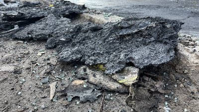 Горів автомобіль у Рівному. Були травмовані двоє чоловіків, один — у критичному стані Горів автомобіль у Рівному. Були травмовані двоє чоловіків, один — у критичному стані