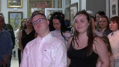 "ДІМАНЯ": персональну виставку картин презентував 16-річний рівнянин Дмитро Давидюк "ДІМАНЯ": персональну виставку картин презентував 16-річний рівнянин Дмитро Давидюк