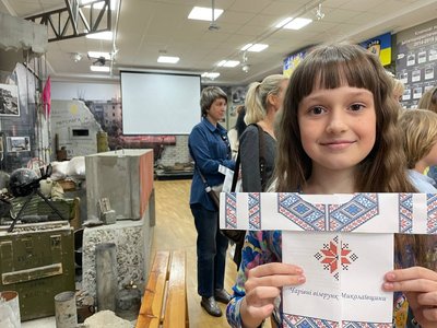 Вероніка зі своїм виробом Вероніка зі своїм виробом